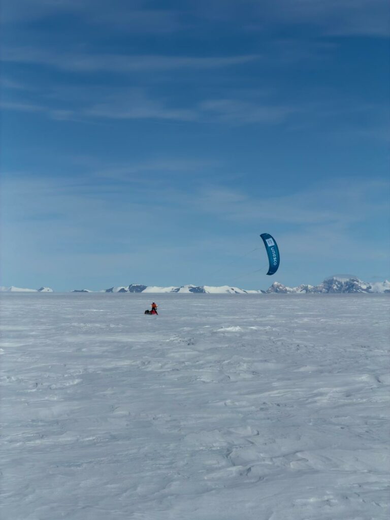 Heïdi Sevestre et Matthieu Tordeur en direction d'Hercules Inlet